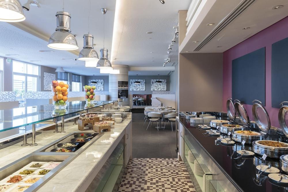 Premier Inn Doha Education City Umm al Qubur Esterno foto
