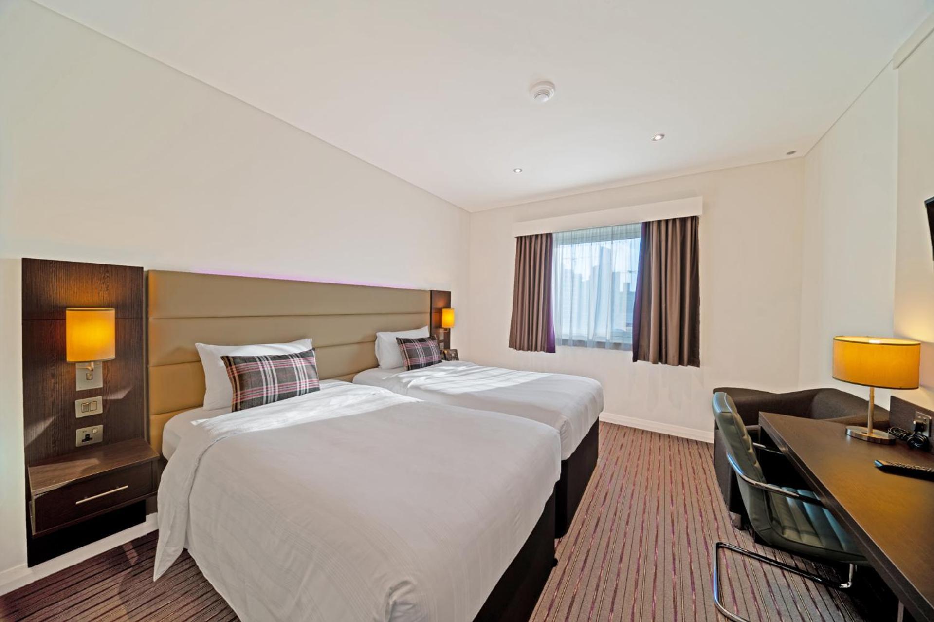 Premier Inn Doha Education City Umm al Qubur Esterno foto