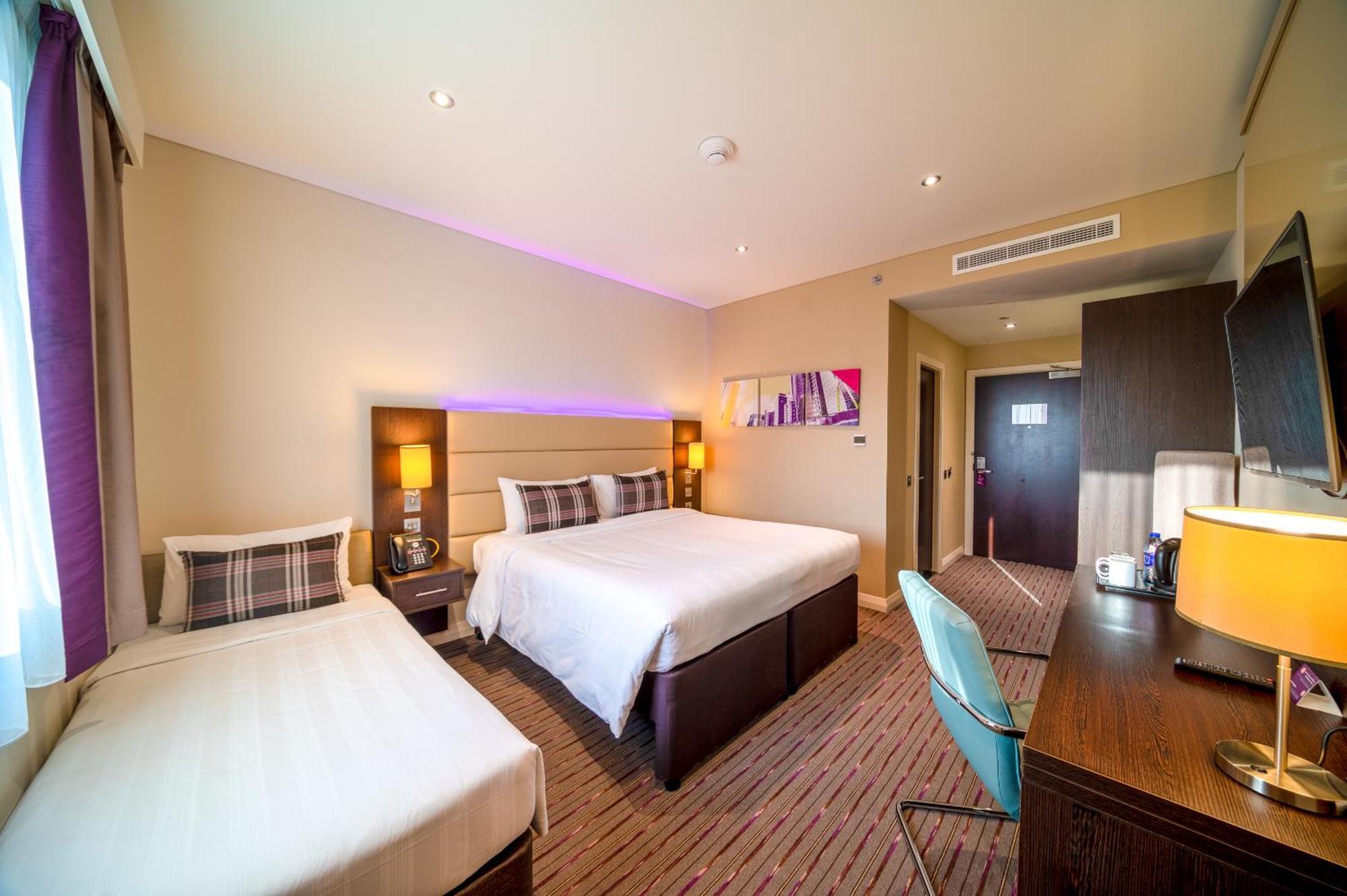 Premier Inn Doha Education City Umm al Qubur Esterno foto