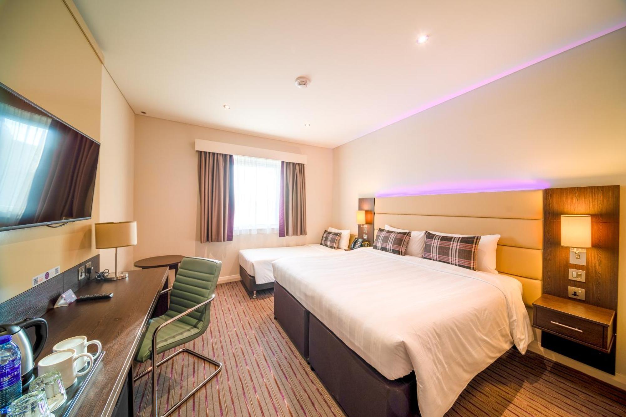 Premier Inn Doha Education City Umm al Qubur Esterno foto